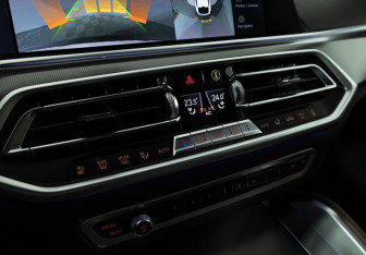 Подержанный автомобиль BMW X6 2021 года (20 фото)