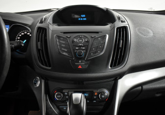 Подержанный автомобиль Ford Kuga 2013 года (16 фото)