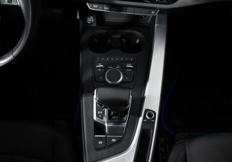 Подержанный автомобиль Audi A4 Sedan 2015 года (12 фото)