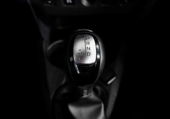 Подержанный автомобиль Renault Sandero 2016 года (16 фото)