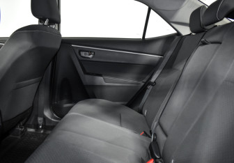 Подержанный автомобиль Toyota Corolla Sedan 2016 года (11 фото)