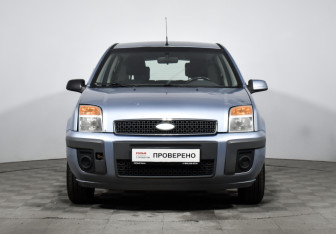 Подержанный автомобиль Ford Fusion 2008 года (2 фото)