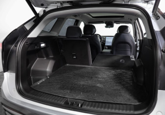 Подержанный автомобиль Geely Atlas 2024 года (29 фото)