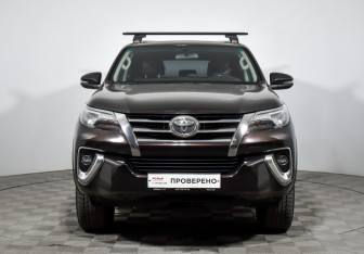 Подержанный автомобиль Toyota Fortuner 2018 года (2 фото)