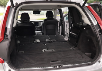 Подержанный автомобиль Volvo XC90 2021 года (30 фото)
