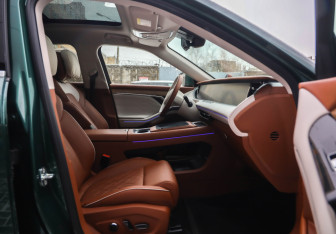 Подержанный автомобиль Voyah Free 2024 года (27 фото)