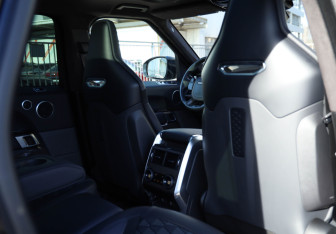 Подержанный автомобиль Land Rover Range Rover Sport 2021 года (13 фото)