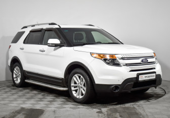 Подержанный автомобиль Ford Explorer 2014 года (3 фото)