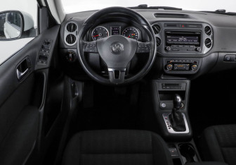 Подержанный автомобиль Volkswagen Tiguan 2015 года (12 фото)
