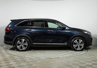 Подержанный автомобиль Kia Sorento 2018 года (4 фото)