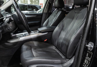 Подержанный автомобиль BMW X5 2018 года (16 фото)