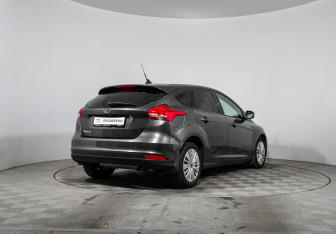 Подержанный автомобиль Ford Focus Sedan 2019 года (5 фото)