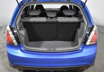 Подержанный автомобиль Kia Rio Hatchback 2010 года (18 фото)