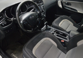 Подержанный автомобиль Kia Ceed Hatchback 2013 года (9 фото)