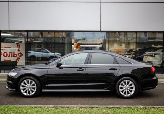 Подержанный автомобиль Audi A6 Sedan 2017 года (8 фото)