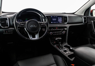 Подержанный автомобиль Kia Sportage 2021 года (18 фото)