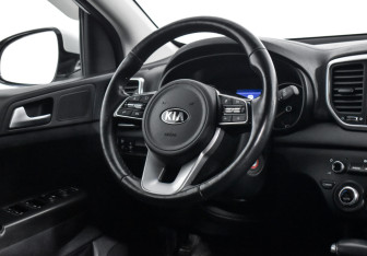 Подержанный автомобиль Kia Sportage 2018 года (14 фото)