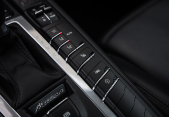 Подержанный автомобиль Porsche Macan 2019 года (22 фото)