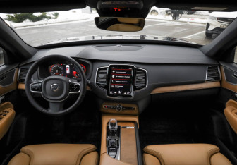 Подержанный автомобиль Volvo XC90 2019 года (12 фото)