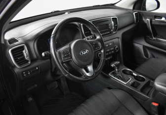 Подержанный автомобиль Kia Sportage 2017 года (9 фото)