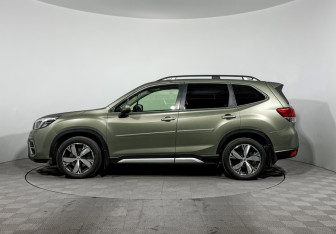 Подержанный автомобиль Subaru Forester Suv 2019 года (8 фото)