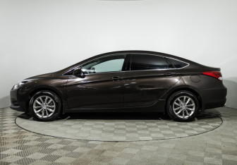 Подержанный автомобиль Hyundai i40 Sedan 2016 года (8 фото)