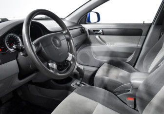 Подержанный автомобиль Daewoo Gentra Sedan 2014 года (9 фото)