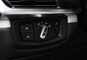 Подержанный автомобиль BMW X5 M 2017 года (24 фото)