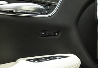 Подержанный автомобиль Cadillac XT5 2020 года (17 фото)