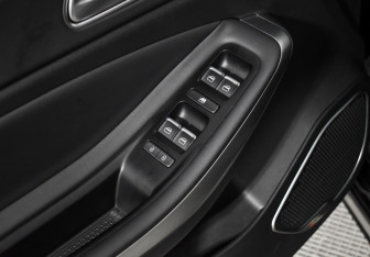 Подержанный автомобиль Omoda S5 2023 года (10 фото)