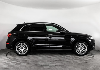 Подержанный автомобиль Audi Q5 2018 года (5 фото)