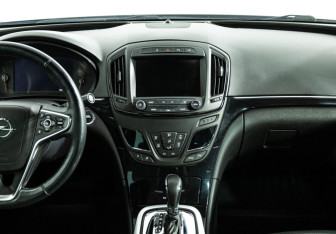 Подержанный автомобиль Opel Insignia Sedan 2013 года (14 фото)