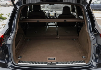 Подержанный автомобиль Porsche Cayenne 2014 года (40 фото)