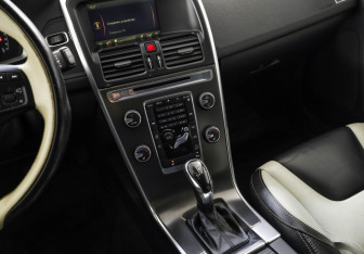 Подержанный автомобиль Volvo XC60 2013 года (19 фото)