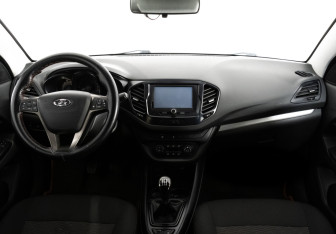 Подержанный автомобиль LADA (ВАЗ) Vesta Sedan 2017 года (10 фото)