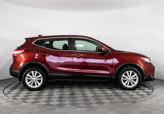 Подержанный автомобиль Nissan Qashqai 2017 года (4 фото)