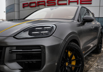 Подержанный автомобиль Porsche Cayenne 2023 года (2 фото)