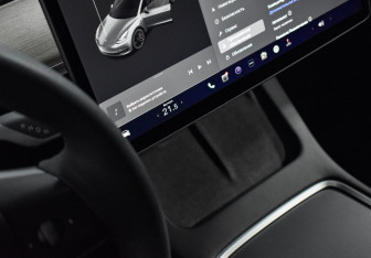 Подержанный автомобиль Tesla Model 3 2023 года (21 фото)