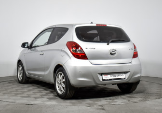 Подержанный автомобиль Hyundai i20 2009 года (7 фото)