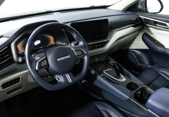 Подержанный автомобиль Haval F7 2023 года (11 фото)