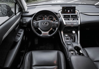 Подержанный автомобиль Lexus NX 2016 года (12 фото)