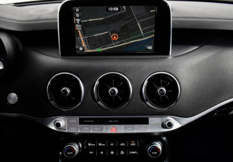 Подержанный автомобиль Kia Stinger 2018 года (16 фото)