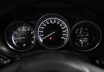 Подержанный автомобиль Mazda CX-5 2020 года (17 фото)