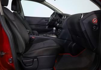 Подержанный автомобиль Nissan Qashqai 2011 года (22 фото)