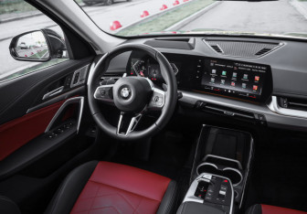 Подержанный автомобиль BMW X1 2024 года (13 фото)