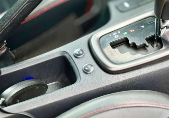 Подержанный автомобиль Toyota Hilux 2022 года (24 фото)