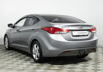Подержанный автомобиль Hyundai Avante Sedan 2011 года (7 фото)