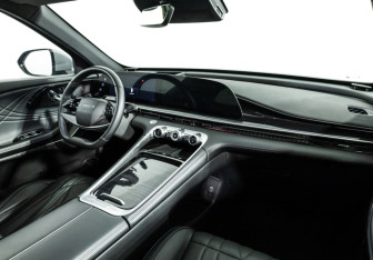 Подержанный автомобиль Exeed RX 2023 года (9 фото)