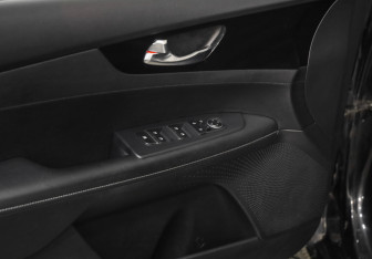 Подержанный автомобиль Kia Cerato Sedan 2019 года (20 фото)