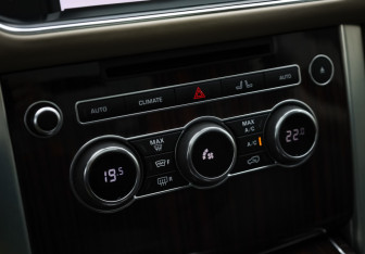 Подержанный автомобиль Land Rover Range Rover 2013 года (24 фото)